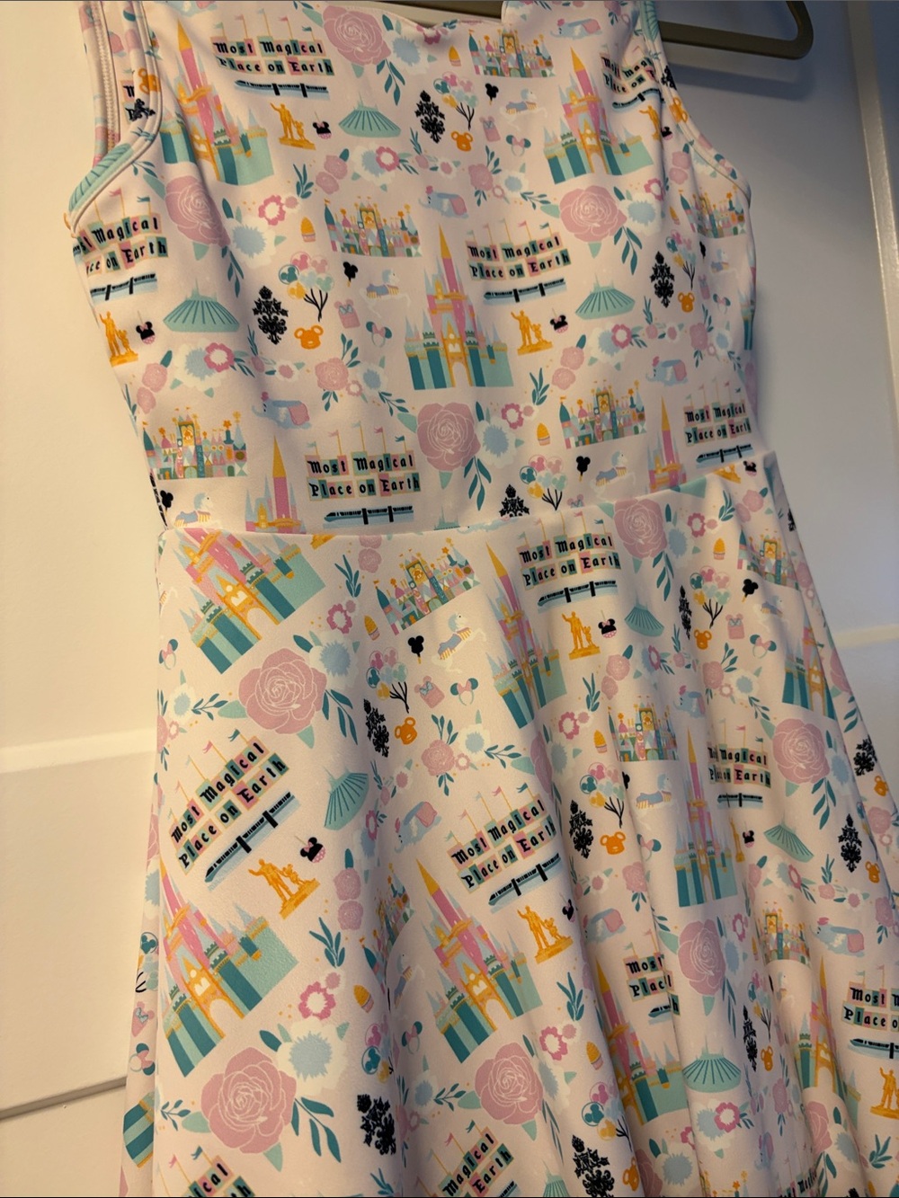 Disney dress - Picture 2 of 4